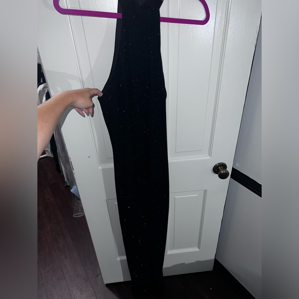 Floor length black gown, Perfect for weddings or prom, size 9-10 fits size 8-12